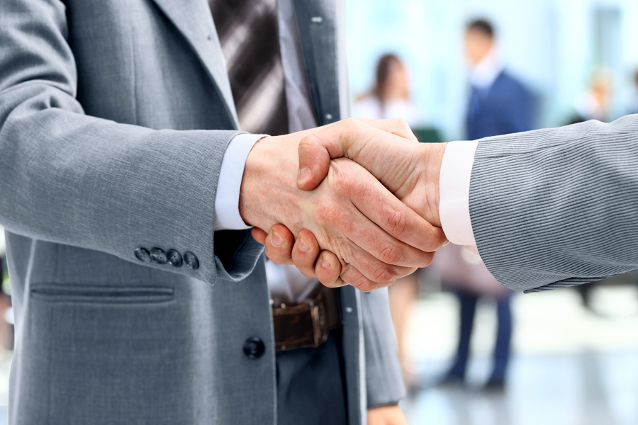 深圳律師咨詢網(wǎng)解讀:215 萬邁巴赫新車漏水事件與三包服務(wù)范圍的界定