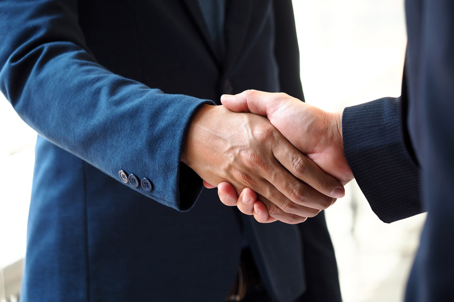 深圳律師咨詢網(wǎng)視角:小區(qū)內(nèi)險撞未拴繩犬只被打事件的法律分析與思考