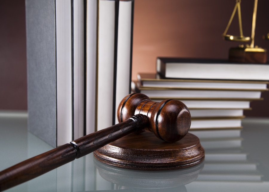 深圳律師咨詢網(wǎng)談判決離婚后戶口本是否需要更改