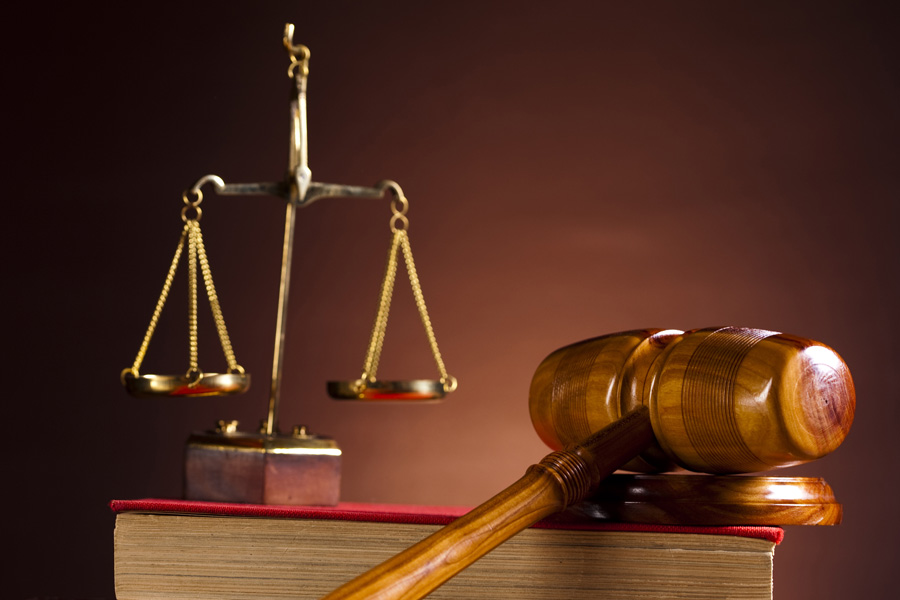 深圳法律咨詢網(wǎng)解讀：房產中介費何時交最合適？