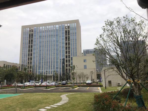 深圳婚姻律師事務(wù)所來講講在校大學(xué)生是否有權(quán)起訴父母要求給付撫養(yǎng)費(fèi)