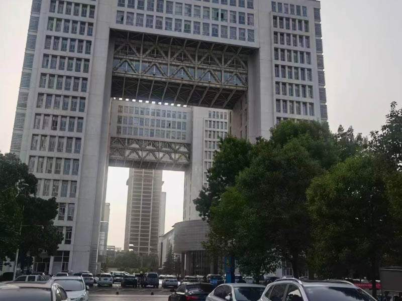 港口作業(yè)過程中的人身傷亡事故引起的人身?yè)p害怎么辦？深圳厲害的律師來(lái)回答